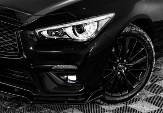 Подержанный автомобиль Infiniti Q50 2017 года (3 фото)