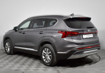 Подержанный автомобиль Hyundai Santa Fe 2021 года (7 фото)