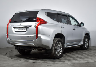 Подержанный автомобиль Mitsubishi Pajero Sport 2019 года (5 фото)