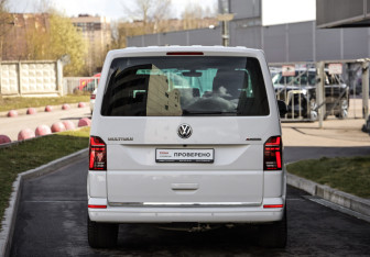Подержанный автомобиль Volkswagen Multivan 2020 года (7 фото)
