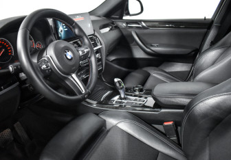 Подержанный автомобиль BMW X4 2015 года (9 фото)