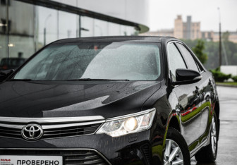 Подержанный автомобиль Toyota Camry Sedan 2015 года (2 фото)