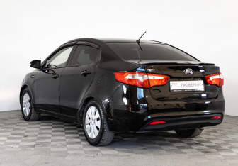 Подержанный автомобиль Kia Rio Sedan 2012 года (7 фото)