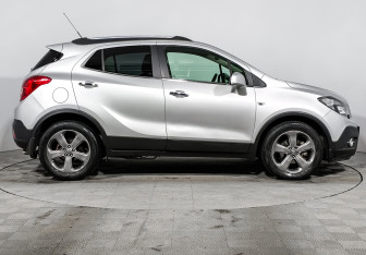 Подержанный автомобиль Opel Mokka 2012 года (4 фото)