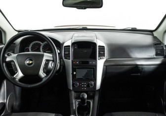 Подержанный автомобиль Chevrolet Captiva 2007 года (13 фото)