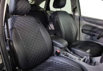 Подержанный автомобиль Ford Focus Hatchback 2008 года (17 фото)