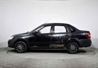 Подержанный автомобиль LADA (ВАЗ) Granta Sedan 2013 года (8 фото)