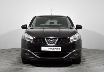 Подержанный автомобиль Nissan Qashqai 2013 года (2 фото)