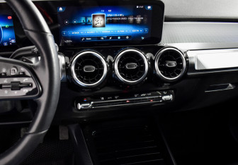 Подержанный автомобиль Mercedes-Benz GLB 2020 года (16 фото)