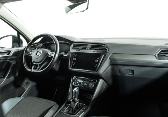Подержанный автомобиль Volkswagen Tiguan 2019 года (9 фото)