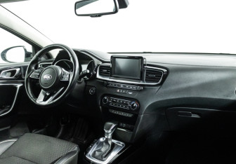 Подержанный автомобиль Kia Ceed Hatchback 2018 года (9 фото)