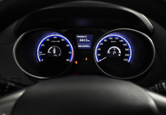 Подержанный автомобиль Hyundai ix35 2011 года (18 фото)