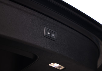 Подержанный автомобиль Audi Q5 2020 года (32 фото)