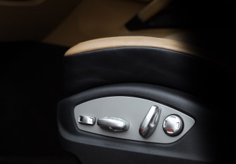 Подержанный автомобиль Porsche Cayenne 2014 года (27 фото)