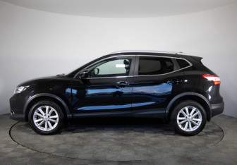 Подержанный автомобиль Nissan Qashqai 2017 года (8 фото)