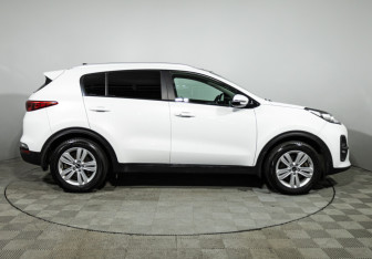 Подержанный автомобиль Kia Sportage 2018 года (4 фото)