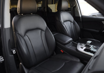 Подержанный автомобиль Audi Q7 2015 года (27 фото)