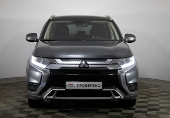Подержанный автомобиль Mitsubishi Outlander 2019 года (2 фото)