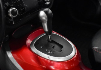 Подержанный автомобиль Nissan Juke 2011 года (11 фото)