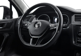 Подержанный автомобиль Volkswagen Tiguan 2018 года (13 фото)