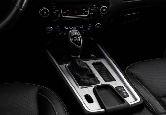 Подержанный автомобиль Geely Emgrand X7 2019 года (13 фото)