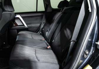 Подержанный автомобиль Toyota Land Cruiser Prado 2014 года (10 фото)