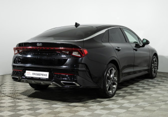 Подержанный автомобиль Kia K5 2021 года (5 фото)