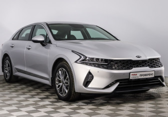 Подержанный автомобиль Kia K5 2021 года (3 фото)