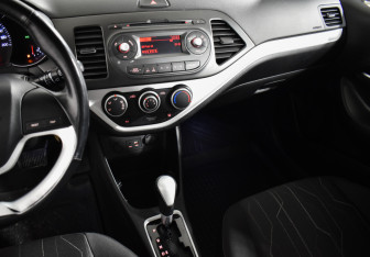 Подержанный автомобиль Kia Picanto 2015 года (16 фото)