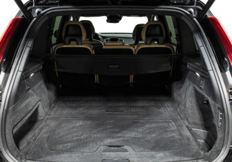 Подержанный автомобиль Volvo XC90 2017 года (22 фото)