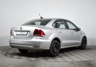 Подержанный автомобиль Volkswagen Polo Sedan 2017 года (5 фото)