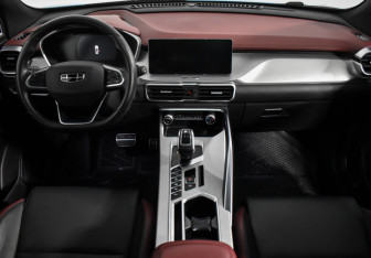 Подержанный автомобиль Geely Coolray 2022 года (16 фото)