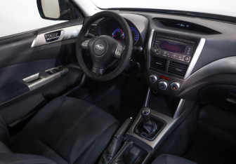 Подержанный автомобиль Subaru Forester Suv 2008 года (8 фото)