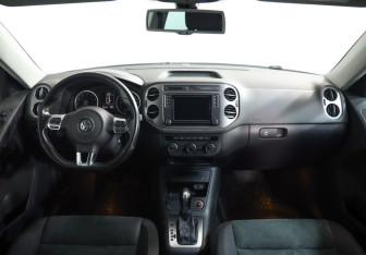 Подержанный автомобиль Volkswagen Tiguan 2016 года (9 фото)