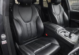Подержанный автомобиль BMW X5 2019 года (32 фото)
