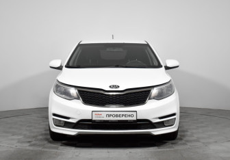 Подержанный автомобиль Kia Rio Hatchback 2016 года (2 фото)