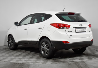 Подержанный автомобиль Hyundai ix35 2015 года (7 фото)