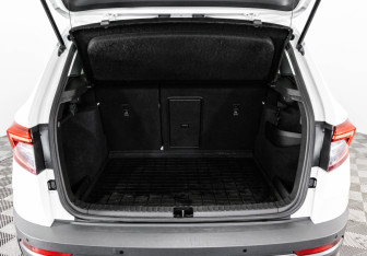 Подержанный автомобиль Skoda Karoq 2021 года (25 фото)