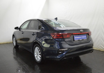 Подержанный автомобиль Kia Cerato Sedan 2021 года (7 фото)