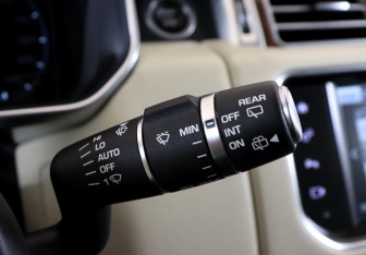 Подержанный автомобиль Land Rover Range Rover 2016 года (21 фото)