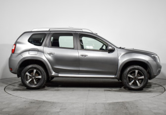 Подержанный автомобиль Nissan Terrano 2019 года (4 фото)