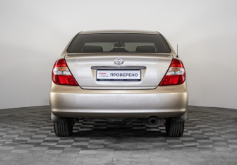 Подержанный автомобиль Toyota Camry Sedan 2003 года (6 фото)