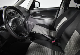 Подержанный автомобиль Suzuki SX4 Hatchback 2011 года (10 фото)