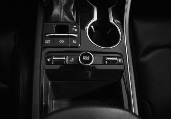 Подержанный автомобиль Kia K5 2021 года (19 фото)