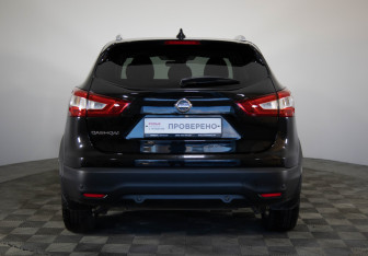 Подержанный автомобиль Nissan Qashqai 2017 года (6 фото)