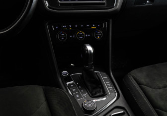 Подержанный автомобиль Volkswagen Tiguan 2017 года (14 фото)