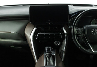 Подержанный автомобиль Toyota Harrier 2021 года (14 фото)