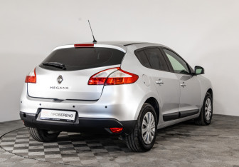 Подержанный автомобиль Renault Megane Hatchback 2011 года (5 фото)