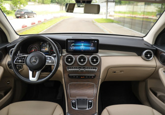 Подержанный автомобиль Mercedes-Benz GLC Coupe 2021 года (11 фото)