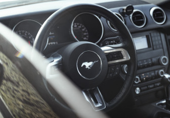 Подержанный автомобиль Ford Mustang Coupe 2020 года (38 фото)